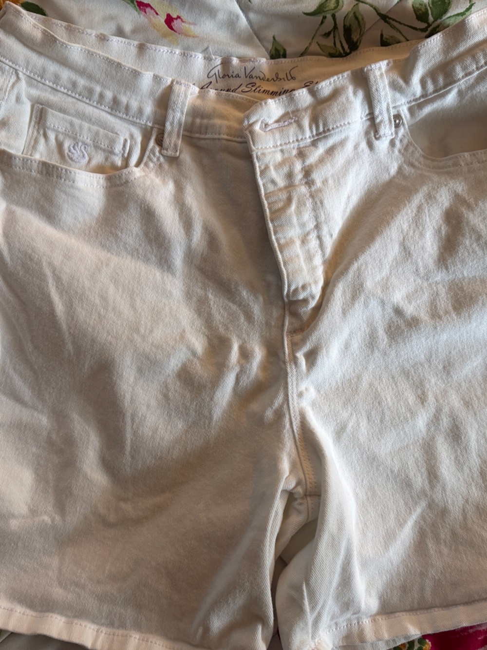 Gloria Vanderbilt White Denim Jean Shorts